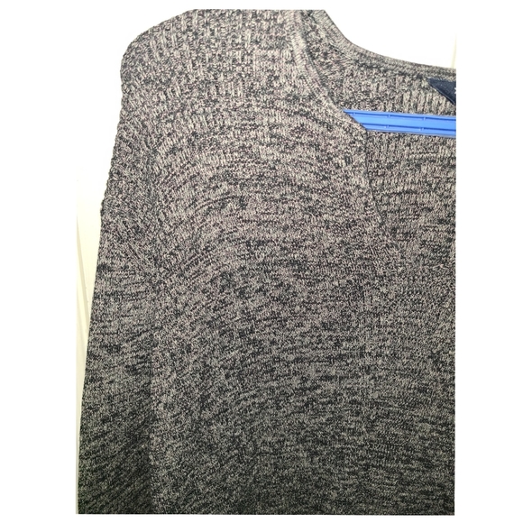 Cute DenverHayes cut out neck sweater - Picture 2 of 2